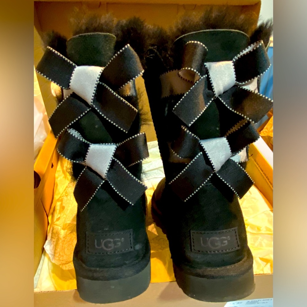 UGG Bailey Bow II Shimmer